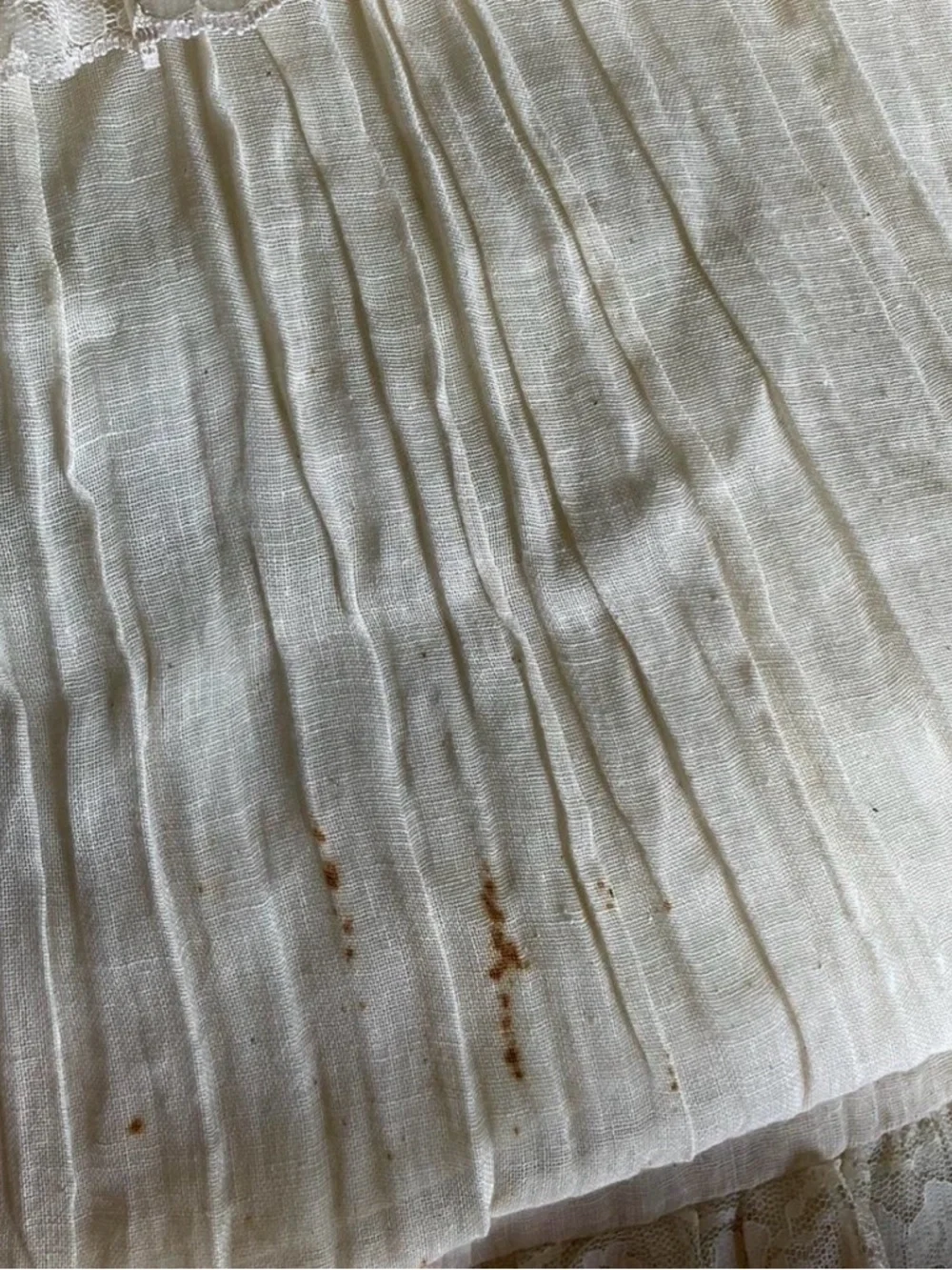 White gauzey Gunne Sax with blue dirndl belt - Picture 4 of 5